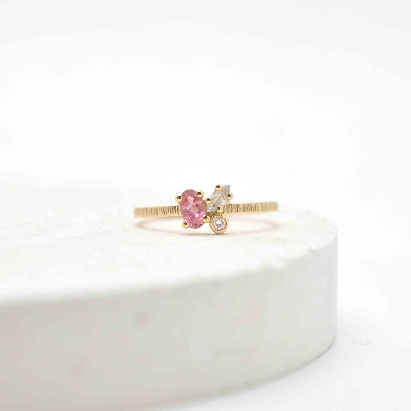 Clusterring met diamant en tourmalijn