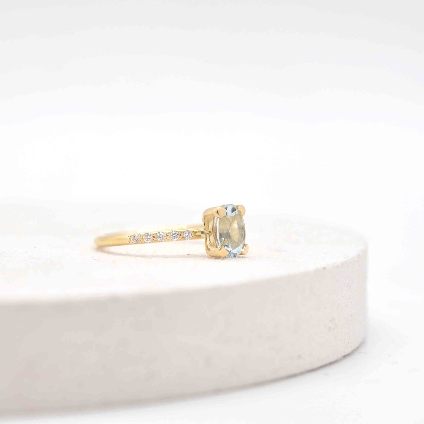 Ring met aquamarijn en briljanten